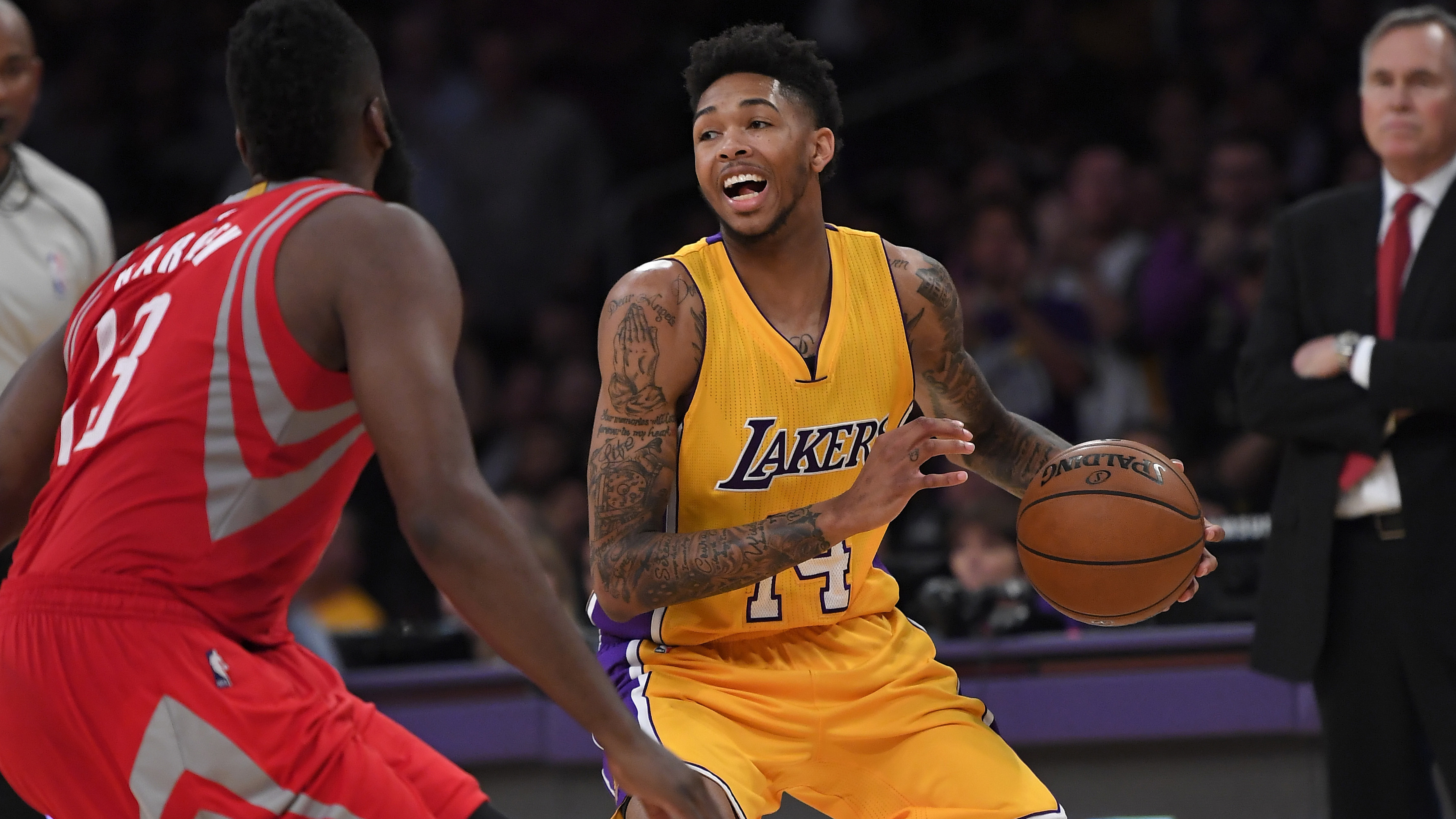 Ingram (rodilla), Lakers, abandona duelo vs. Jazz
