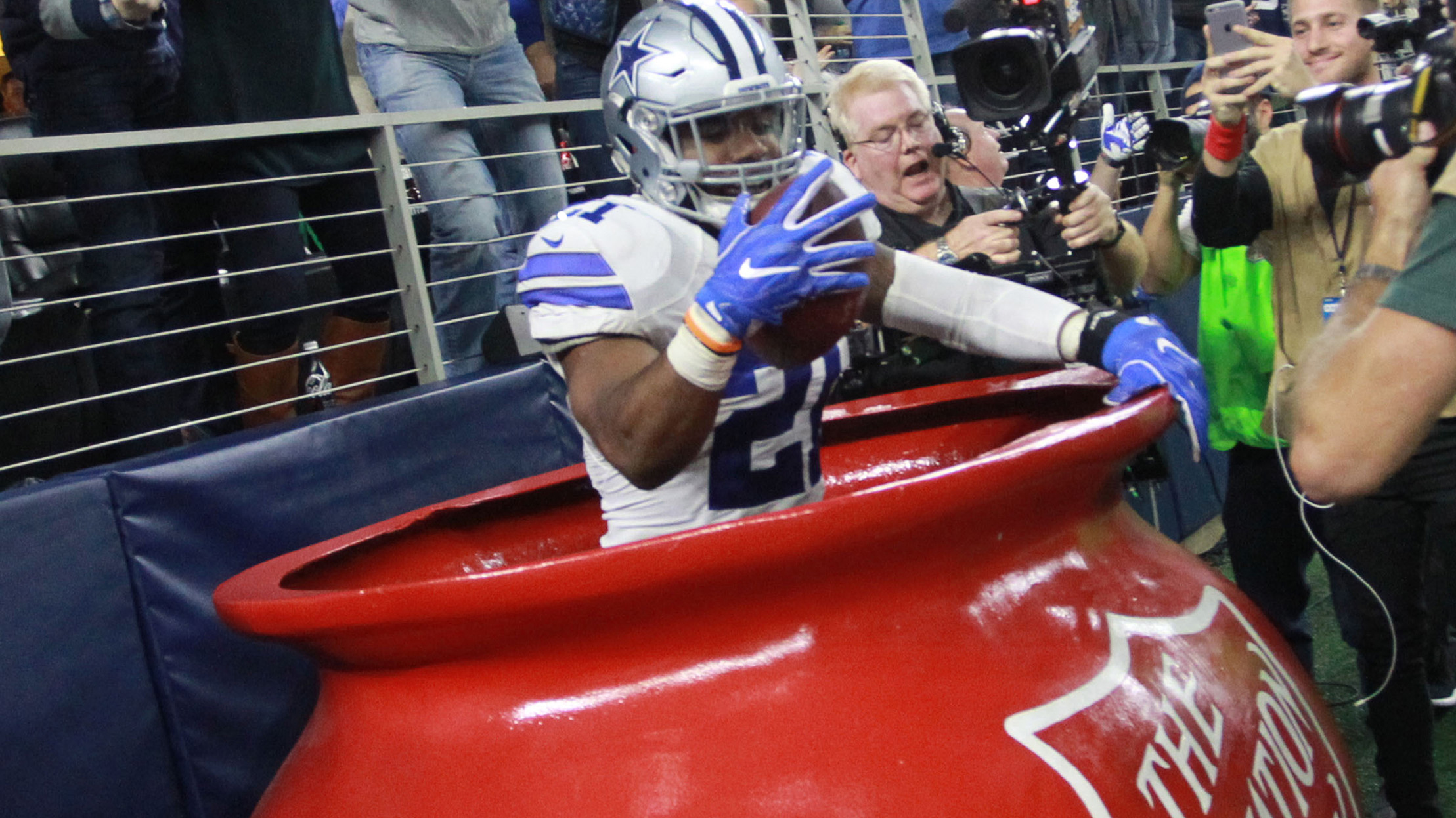 La NFL multa a cuatro Cowboys por su celebración en el juego de Acción